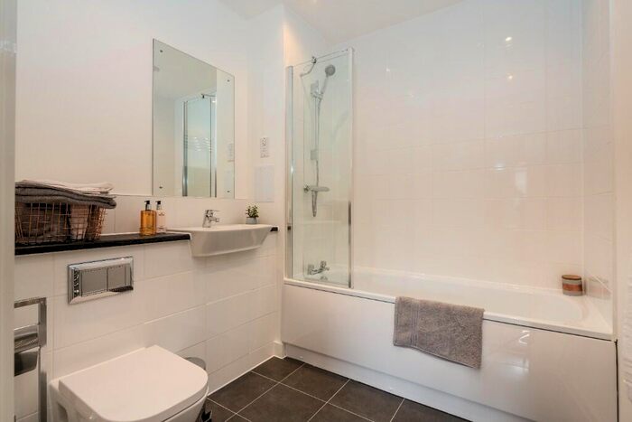 1 Bedroom Flat To Rent In Sopwith Avenue, London, E17