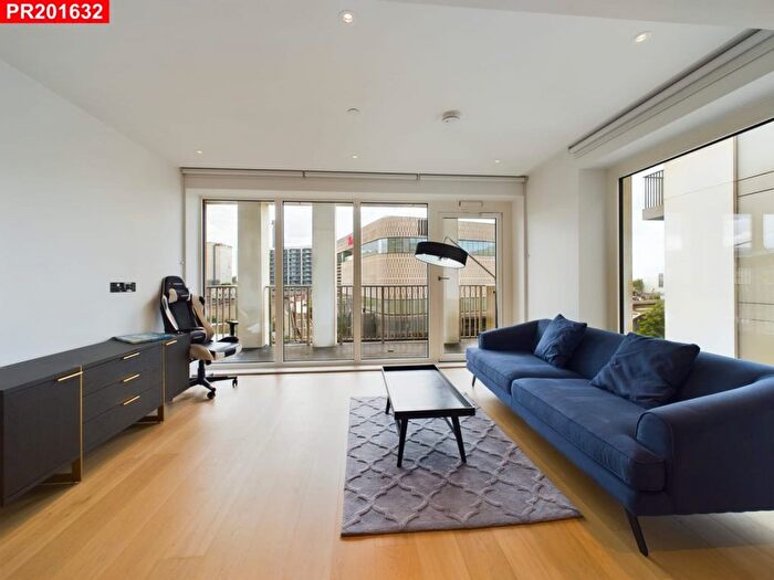 2 Bedroom Flat To Rent In Fountain Park Way, London, W12