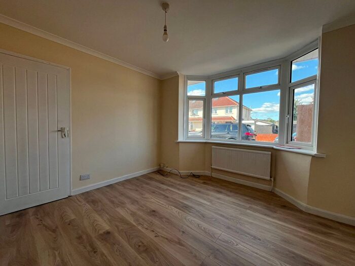 4 Bedroom Terraced House To Rent In Aylesbury Crescent, Slough, SL1