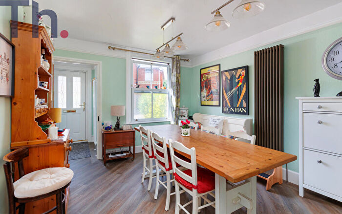 3 Bedroom Detached House For Sale In Carisbrooke, Isle Of Wight, PO30