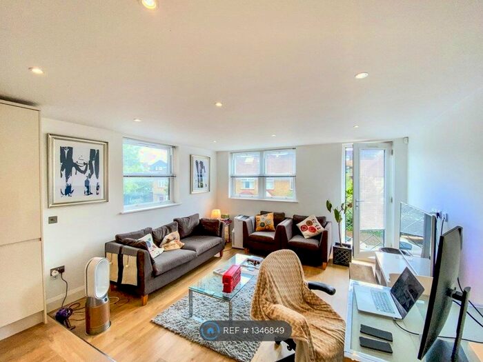 1 Bedroom Flat To Rent In Clapham Park Road, London, SW4