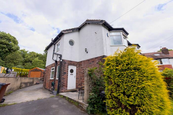 3 Bedroom Semi-Detached House To Rent In The Paddock, Leeds, Uk, LS6