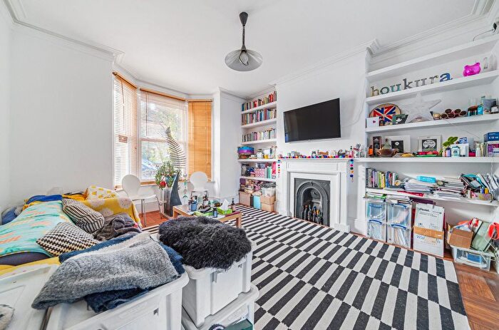 3 Bedroom Semi Detached House For Sale In Richmond Road, Ealing, London, W5