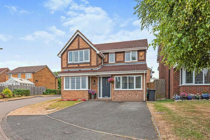4 Bedroom Detached House For Sale In The Crofts, Hatch Warren, Basingstoke, RG22