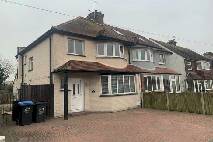 3 Bedroom Semi-Detached House To Rent In Rosemary Avenue, Broadstairs, CT10