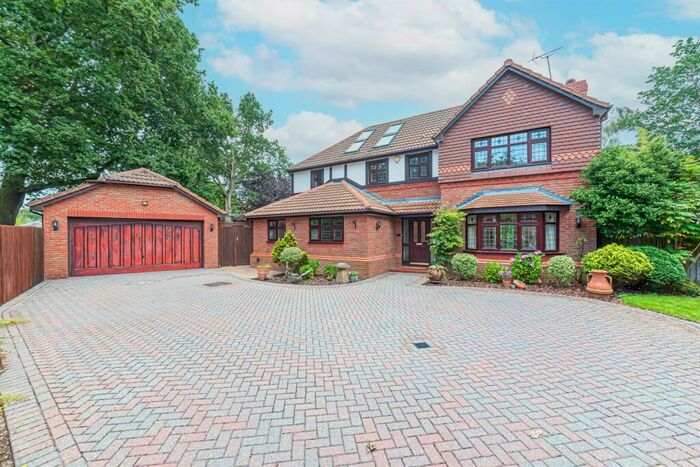 5 Bedroom Detached House To Rent In Booth Drive, Finchampstead, Wokingham, RG40