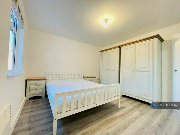 1 Bedroom Flat To Rent In Eltham High Street, London, SE9