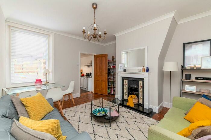 2 Bedroom Flat To Rent In Helmsley Road, Sandyford, Newcastle Upon Tyne, NE2