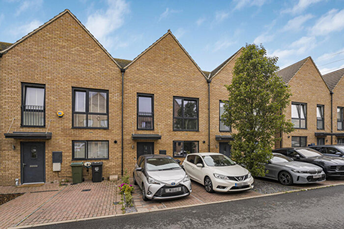 3 Bedroom Terraced House To Rent In Ashmore Close, Dartford, DA1