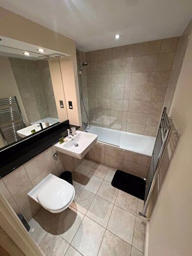 2 Bedroom Apartment To Rent In Castle Gate Development, Bedford, MK40