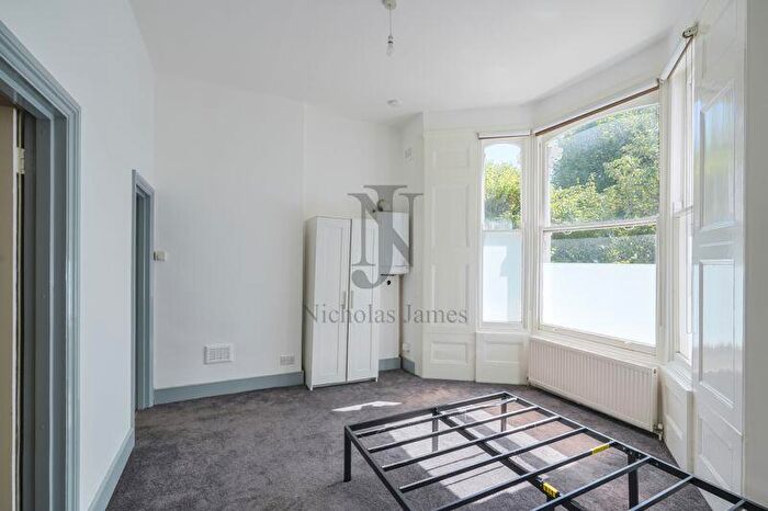 Flat To Rent In Mount View Road, Crouch End, London, N4