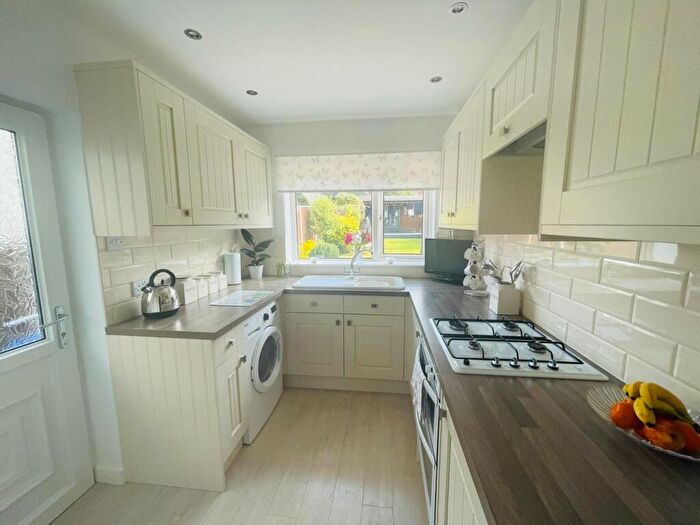 3 Bedroom Semi-Detached House For Sale In Graham Road, West Bromwich, B71