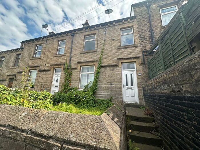 3 Bedroom Terraced House To Rent In Morley Lane, Milnsbridge, Huddersfield, HD3