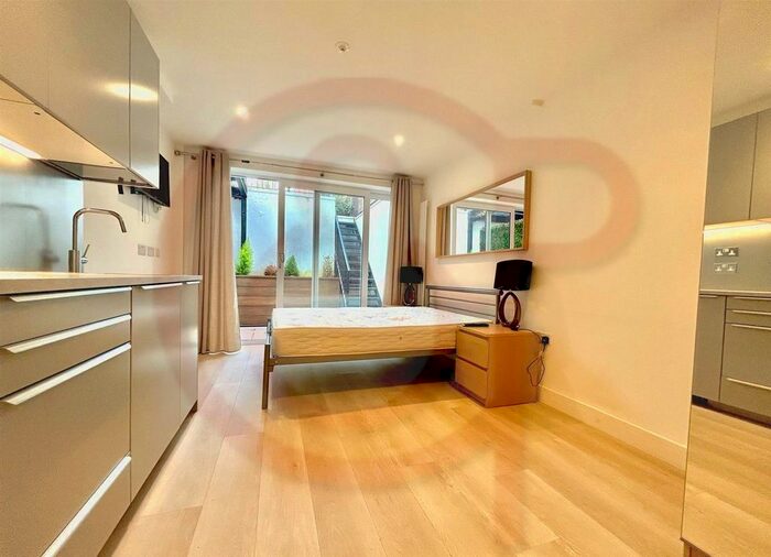 Studio To Rent In Oakley Avenue, Ealing, W5