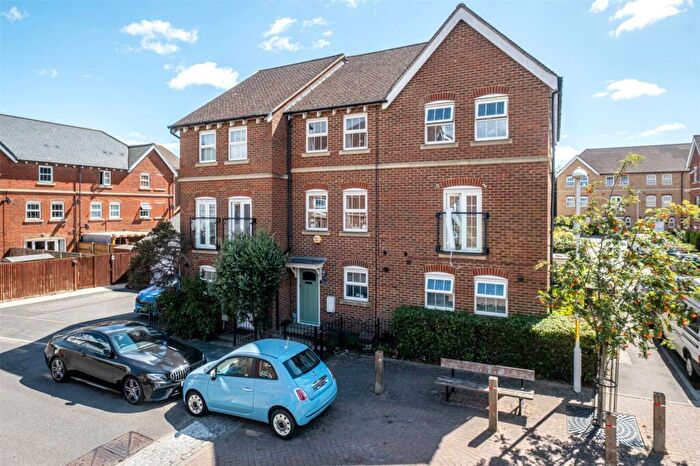 4 Bedroom Terraced House For Sale In Easton Drive, Sittingbourne, Kent, ME10