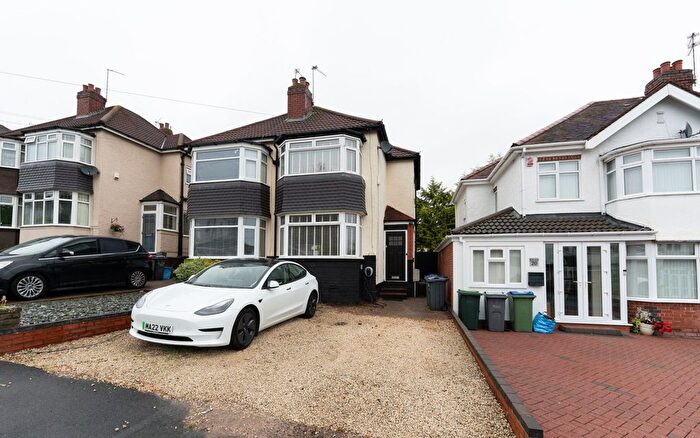 3 Bedroom Semi-Detached House For Sale In Forest Road, Oldbury, B68