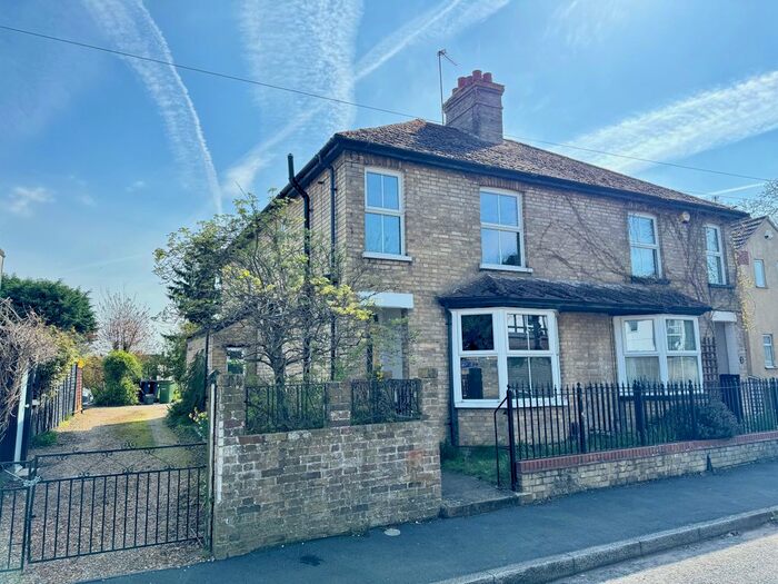 3 Bedroom Semi-Detached House To Rent In West Street, Godmanchester, PE29