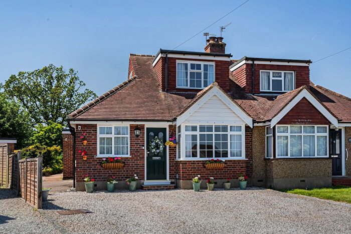 3 Bedroom Bungalow For Sale In Downsview Close, Downside, Cobham, Surrey, KT11
