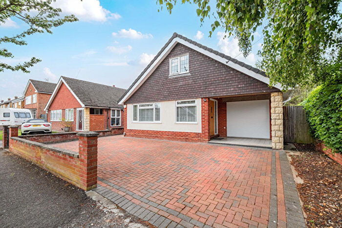 4 Bedroom Detached House For Sale In Hartshill, Bedford, MK41