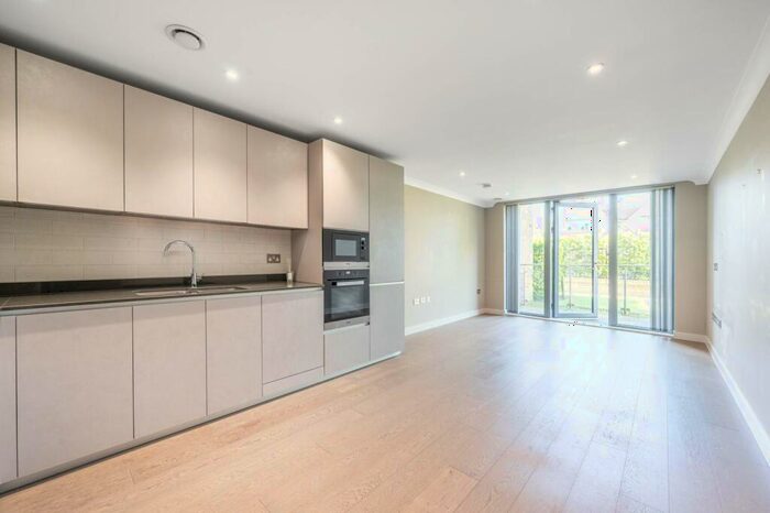 2 Bedroom Flat To Rent In Drayton Court, Hendon, London, NW4