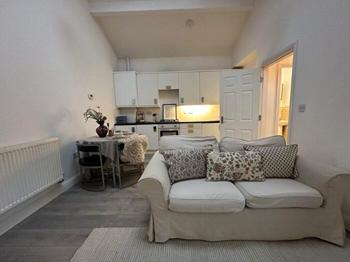 1 Bedroom Apartment To Rent In Flat - Didsbury, M20