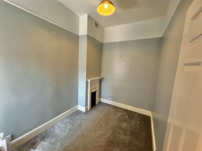 2 Bedroom Flat To Rent In Wells Road, Bath, BA2