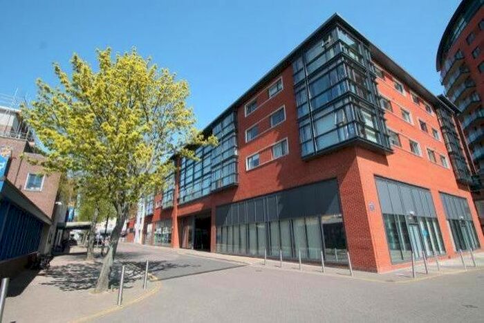 2 Bedroom Flat To Rent In Wells Crescent, Chelmsford, CM1