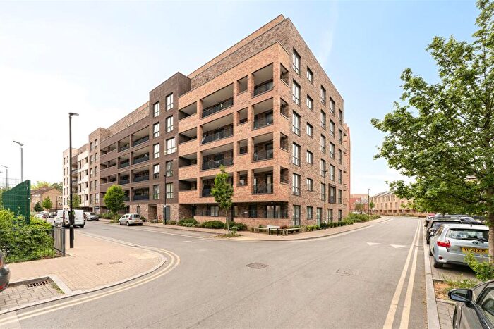 1 Bedroom Flat For Sale In Clarkson Crescent, Walthamstow, E17