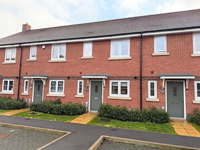 2 Bedroom Terraced House For Sale In Westbrook Drive, Hemel Hempstead, HP1