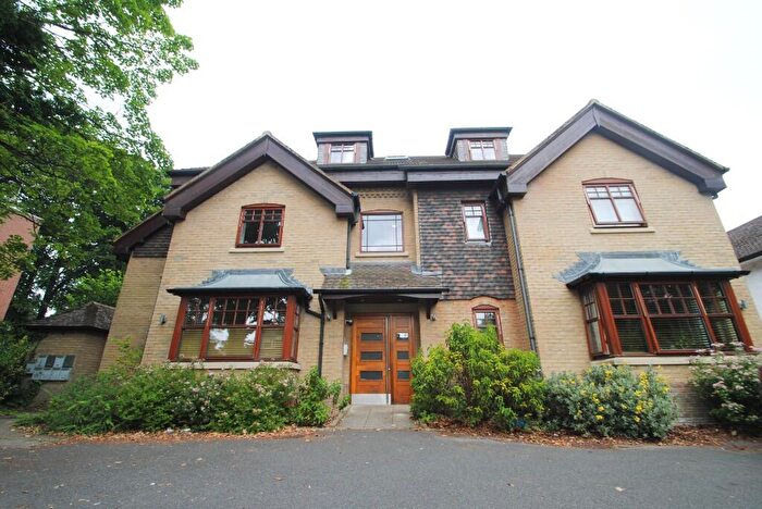 2 Bedroom Flat To Rent In Wimborne Road, Bournemouth, Dorset, BH3