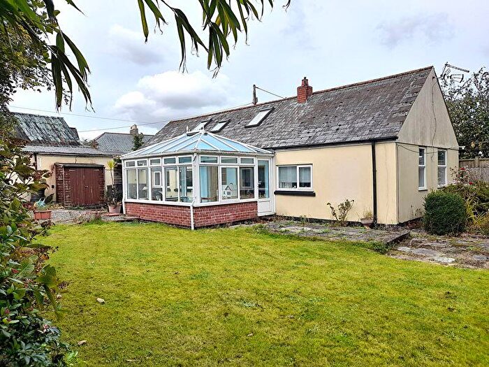 4 Bedroom Bungalow For Sale In Rosevear Road, Bugle, PL26