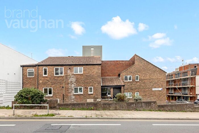 2 Bedroom Flat For Sale In Kebbel Lodge, Kemptown, Brighton & Hove, BN2