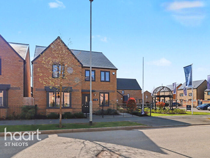 4 Bedroom Detached House For Sale In Nuffield Road, St.Neots, PE19