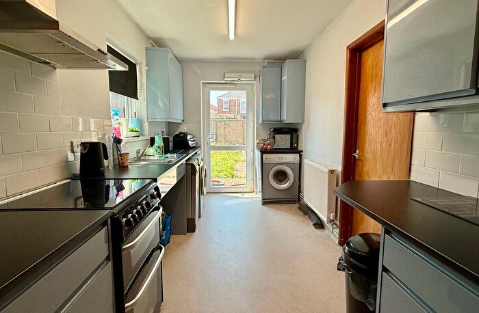 3 Bedroom End Of Terrace House For Sale In Albemarle Avenue, Elson, PO12
