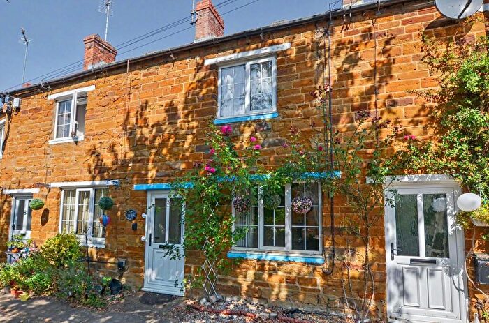 2 Bedroom Cottage For Sale In Duck Lane, Harpole, Northampton, NN7