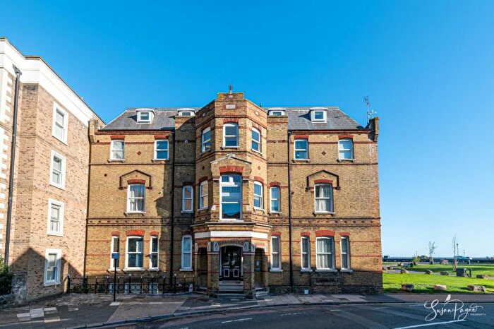 2 Bedroom Apartment For Sale In Victoria Lodge, St. Thomas Street, Ryde, PO33