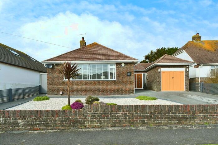 3 Bedroom Bungalow For Sale In Bannings Vale, Saltdean, Brighton, East Sussex, BN2