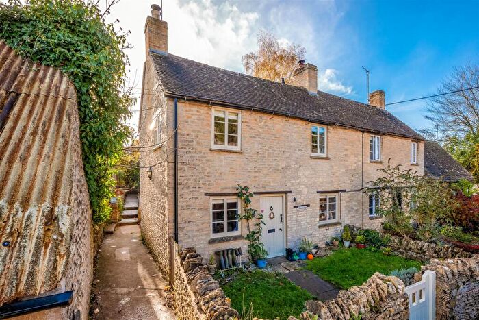 House For Sale In High Street, Ramsden, Chipping Norton, OX7