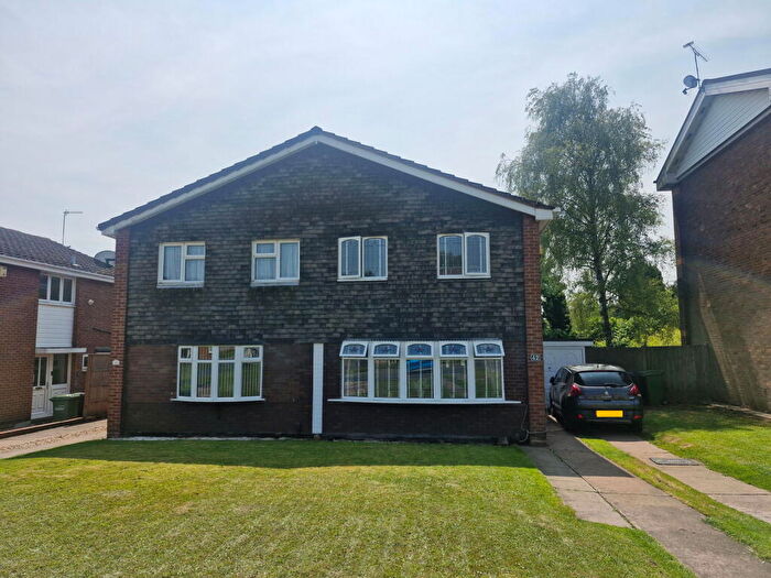 3 Bedroom Semi-Detached House For Sale In Darby End Road, Dudley, DY2