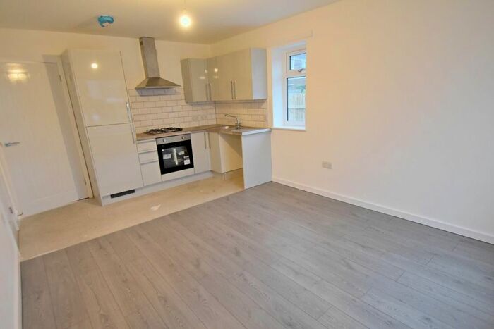 2 Bedroom Mews To Rent In Hillside Crescent, Bury, BL9