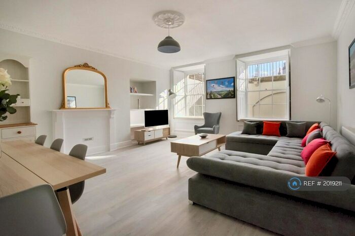 2 Bedroom Flat To Rent In Clifton, Bristol, BS8