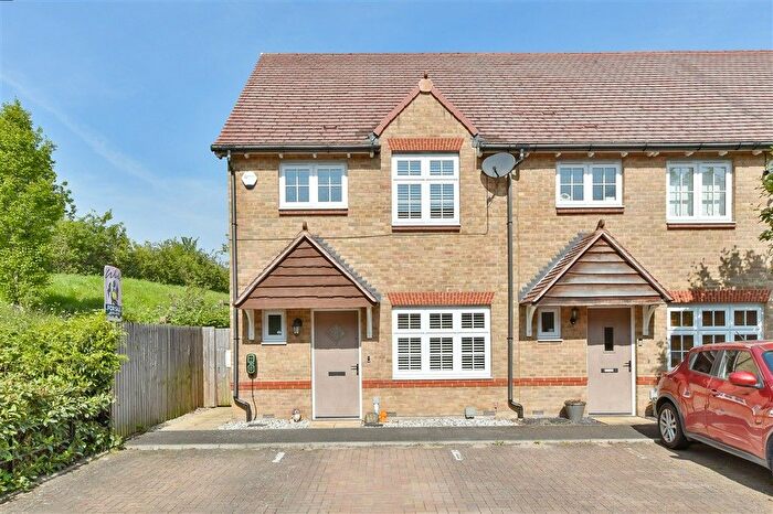 3 Bedroom Semi-Detached House For Sale In Papyrus Drive, Sittingbourne, Kent, ME10