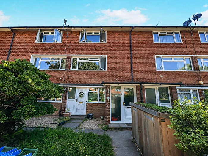 2 Bedroom Maisonette To Rent In Lyme Farm Road, London, SE12