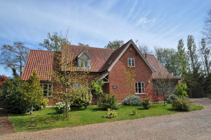 4 Bedroom Detached House For Sale In Hinton Road, Darsham, IP17