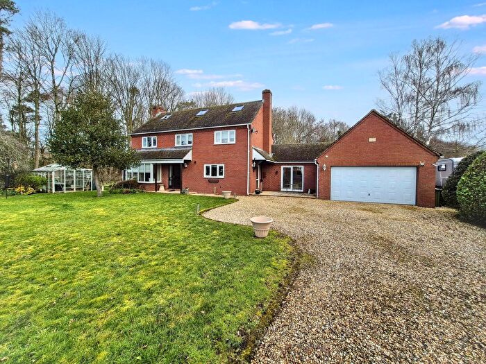 4 Bedroom Detached House For Sale In Kinsham, Tewkesbury, Gloucestershire, GL20