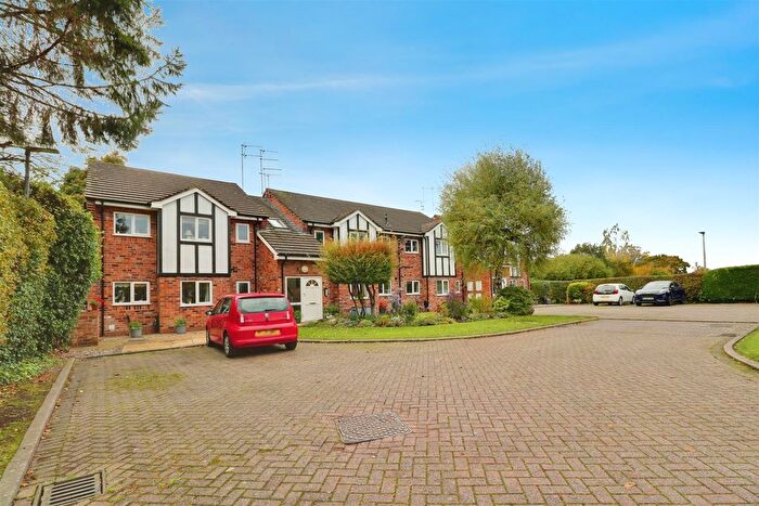 2 Bedroom Flat For Sale In St Andrews Gardens, Alsager, ST7