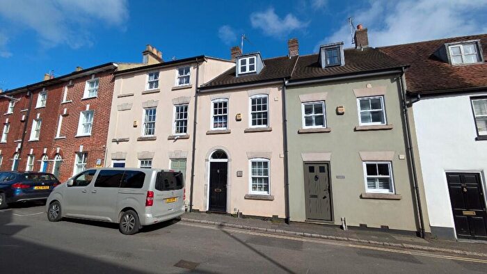3 Bedroom Town House For Sale In White Cliff Mill Street, Blandford Forum, Dorset, DT11