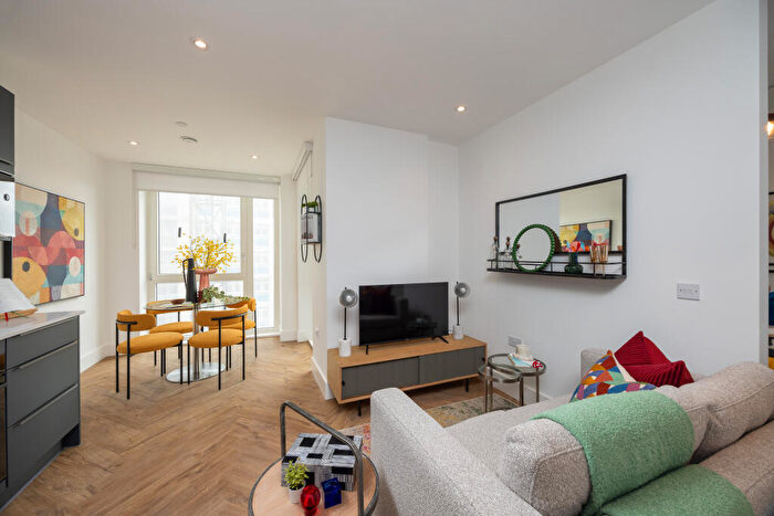 1 Bedroom Apartment For Sale In Upper East, Bromley-by-Bow, E3