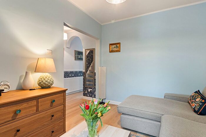 2 Bedroom Terraced House For Sale In Grove Road, Grays, RM17