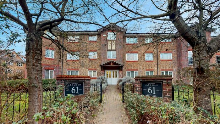 2 Bedroom Apartment To Rent In Albemarle Road, Beckenham, BR3
